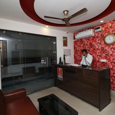 Oyo Flagship Hotel Daimond Нью-Делі Екстер'єр фото