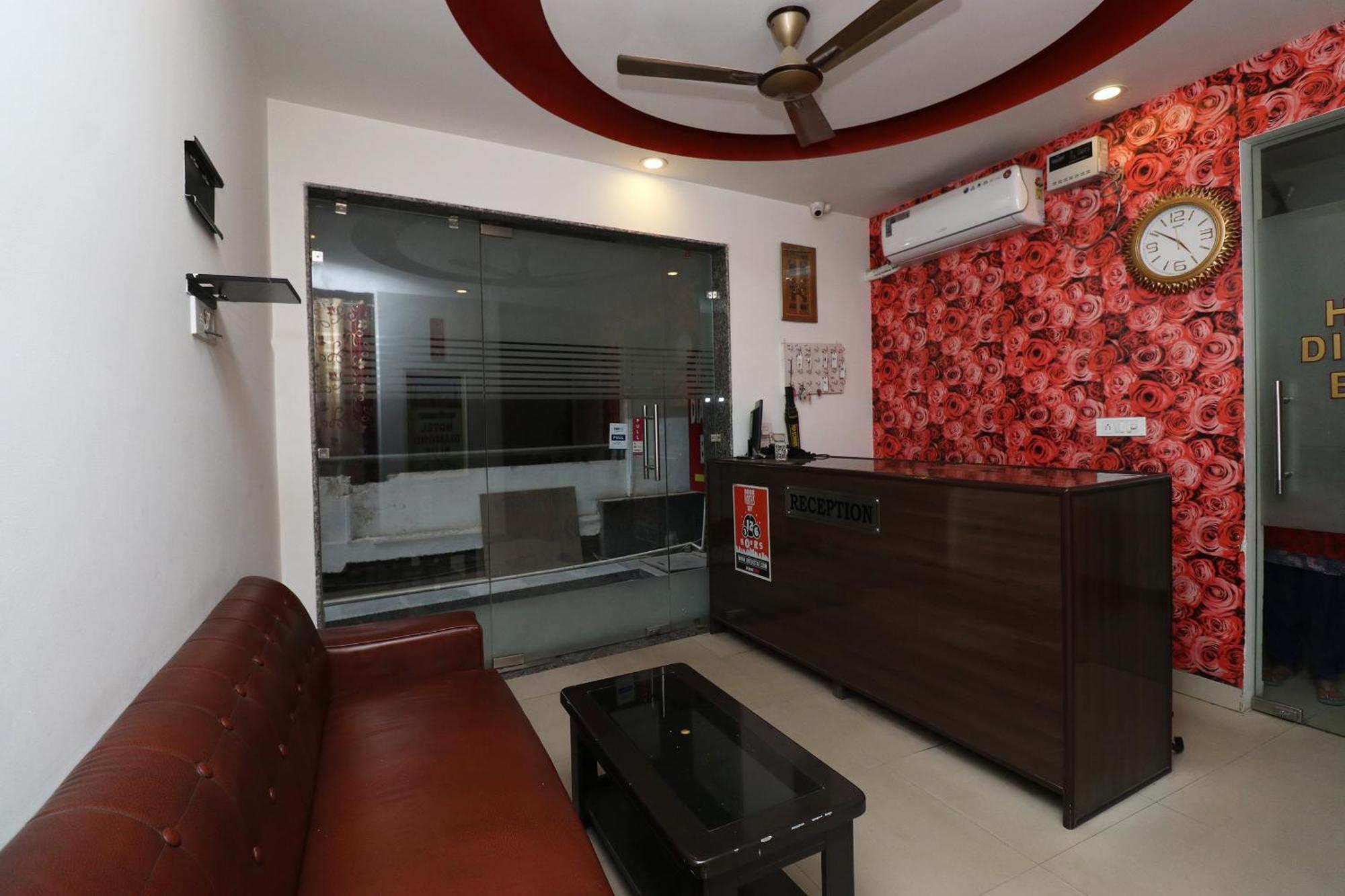 Oyo Flagship Hotel Daimond Нью-Делі Екстер'єр фото